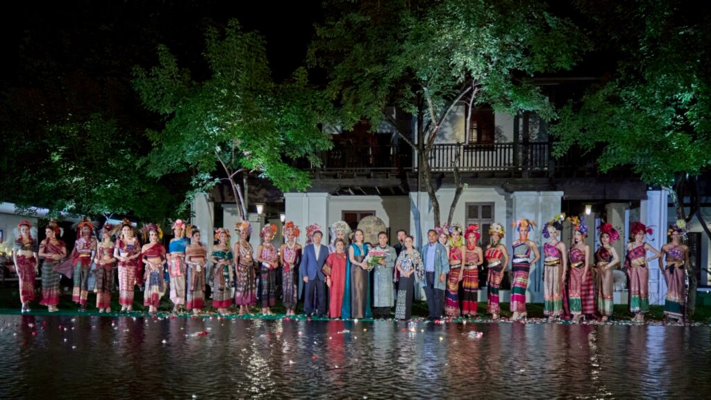 LINE_ALBUM_AnataraFashion Show_250910_156 (1)